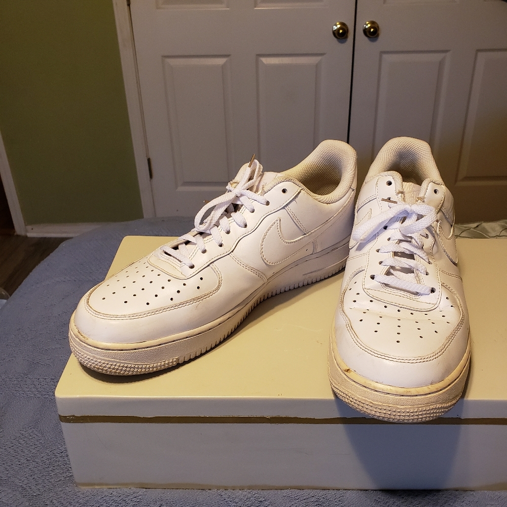 Nike Air Force 1 size 9.5